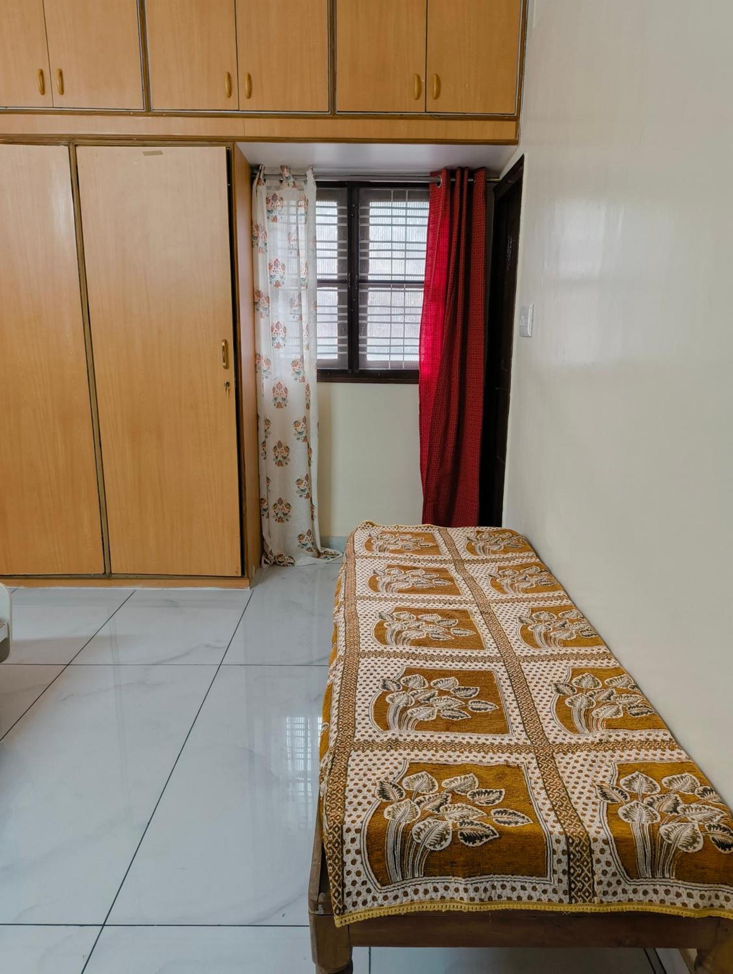 Yelahanka 30 Mins From Airport Villa *